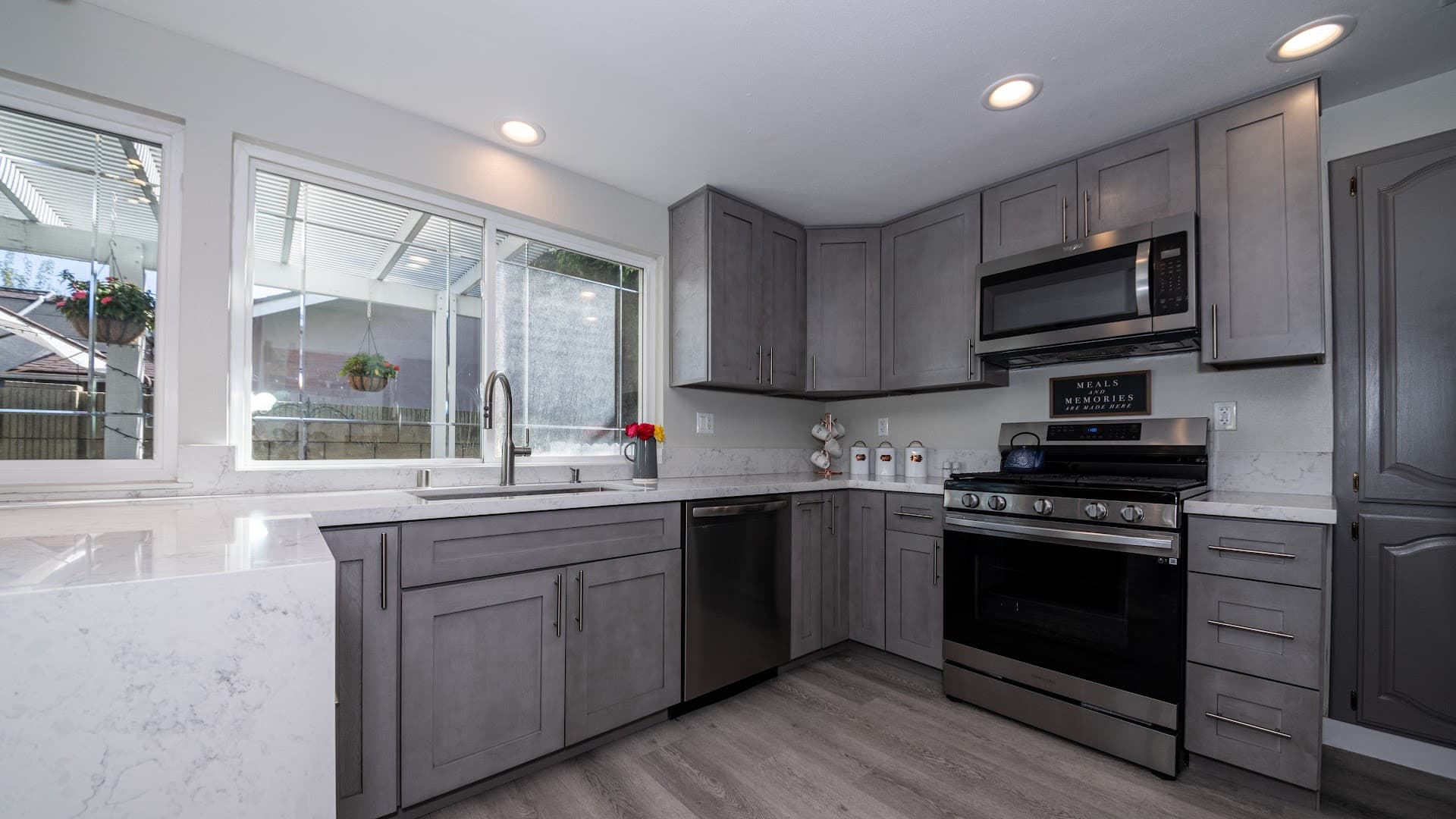 Atlas Builders image 1